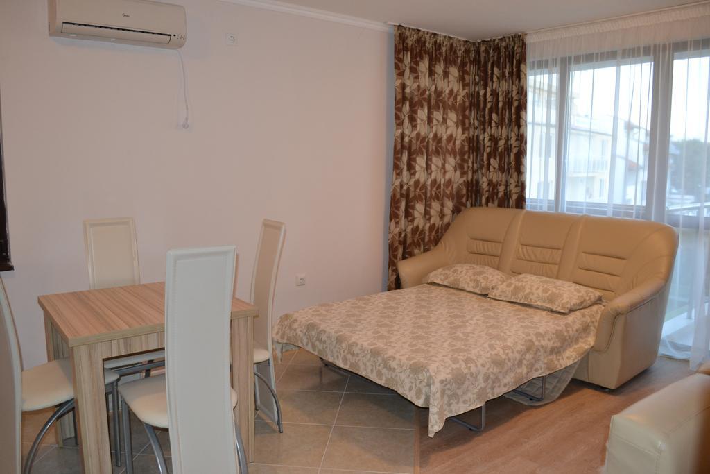 Apart Lev Ravda Oda fotoğraf