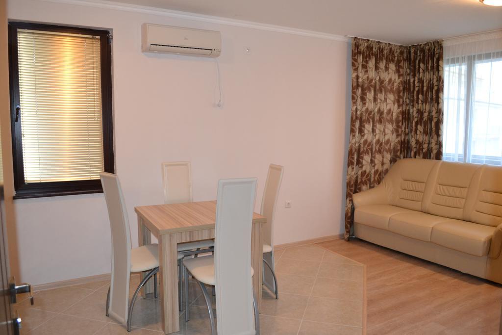 Apart Lev Ravda Oda fotoğraf